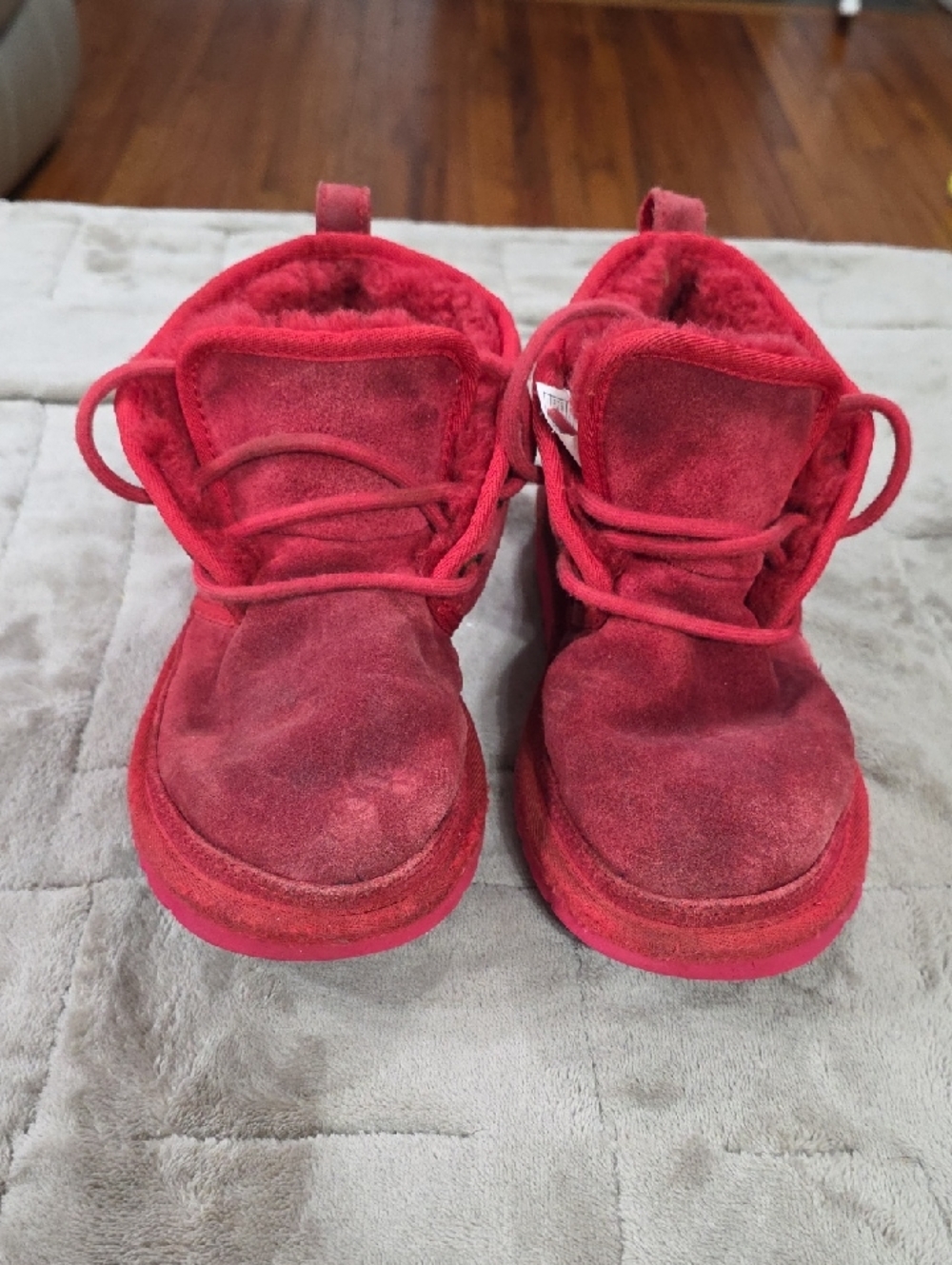 UGG Neumal Women's Red Suede Chukka Boots Faux? Sherpa Lined Laces Sz 7‎ GUC